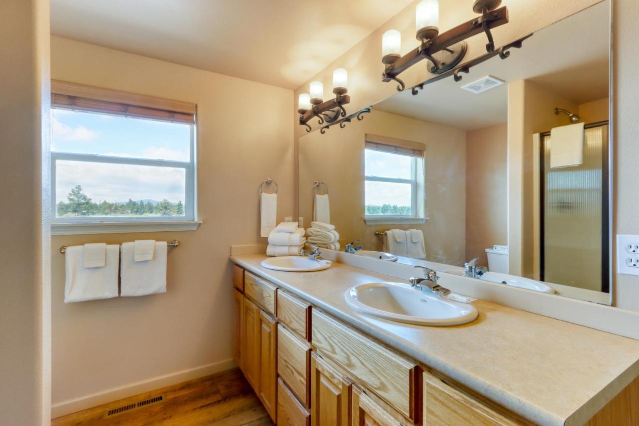 Meadow Walk Cabin La Pine Extérieur photo
